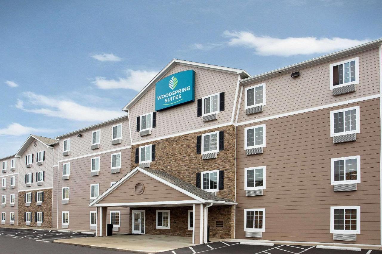 Woodspring North I-270 Hotel